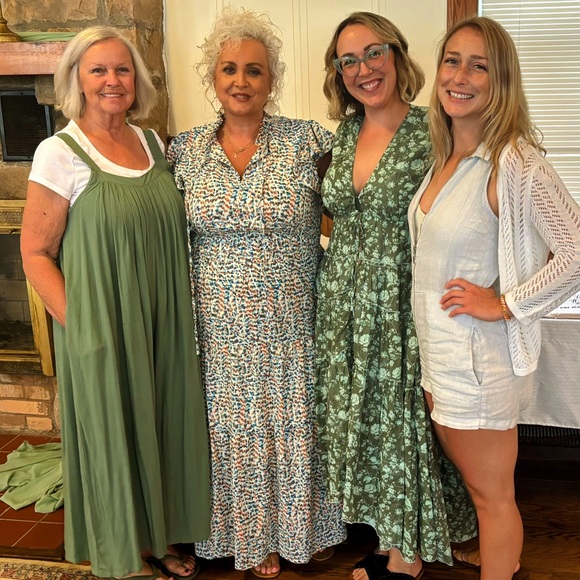 Meet your Posher, Kimberly - Picture 2 of 5